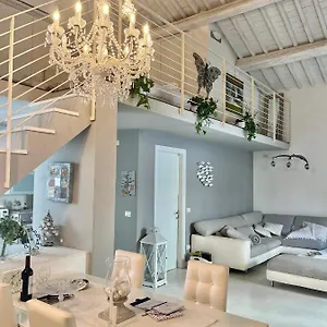https://loft-in-lucca.it-tuscanyhotel.com