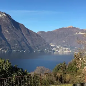 https://lovely-stonehouse-with-panorama-lake-view.it-lombardy.com